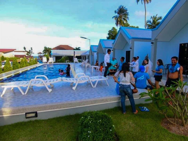 Cc Beach Resort