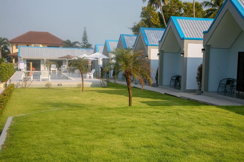 Cc Beach Resort