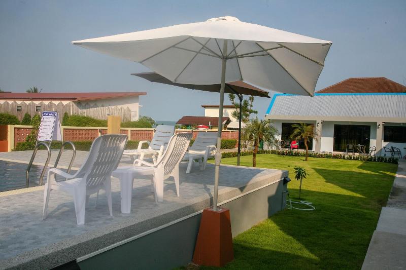 Cc Beach Resort