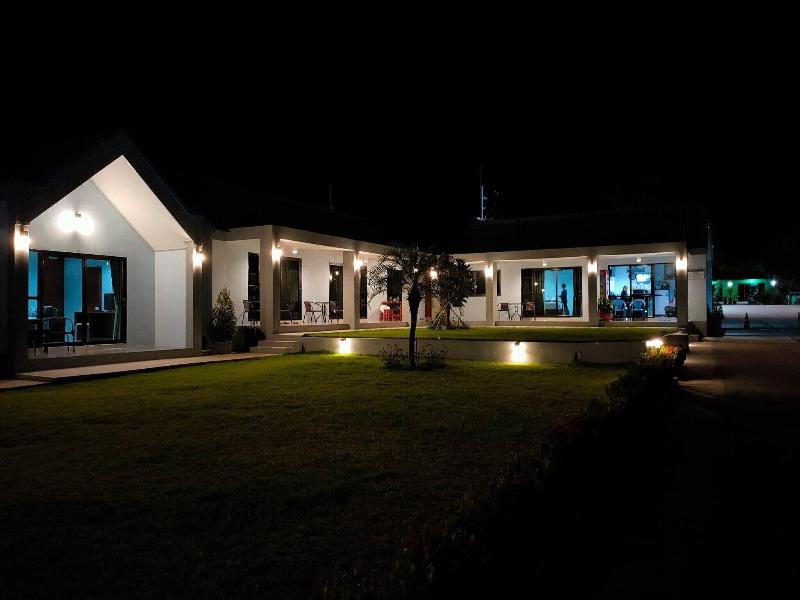 Cc Beach Resort