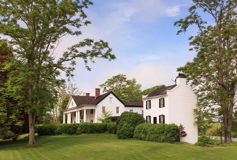 Inn And Tavern At Meander image