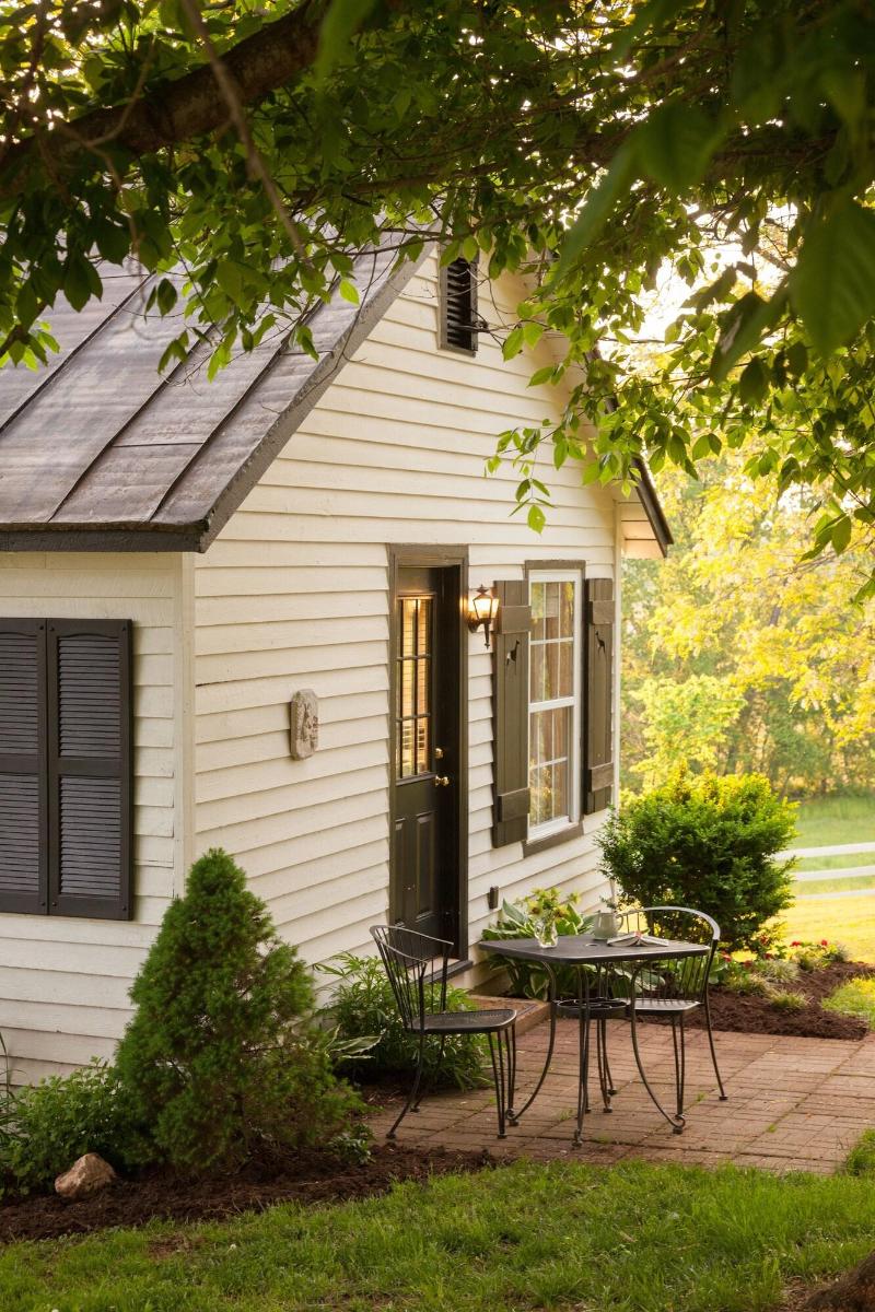 Inn And Tavern At Meander image