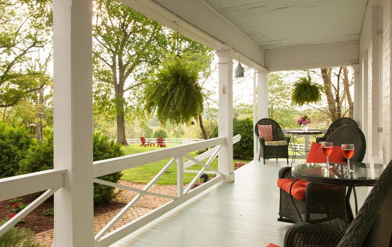Inn And Tavern At Meander image