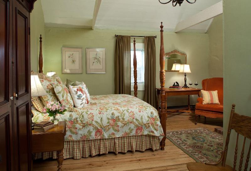 Inn And Tavern At Meander image