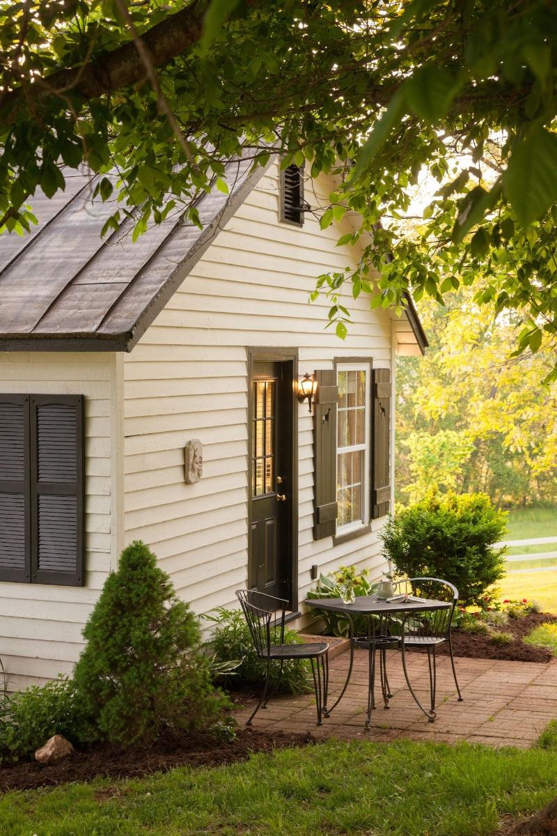Inn And Tavern At Meander image