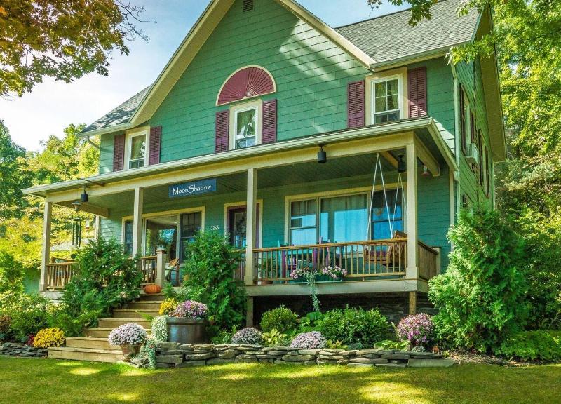 Moonshadow Bed And Breakfast — general view