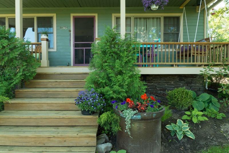 Moonshadow Bed And Breakfast image