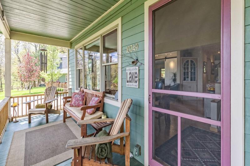 Moonshadow Bed And Breakfast image