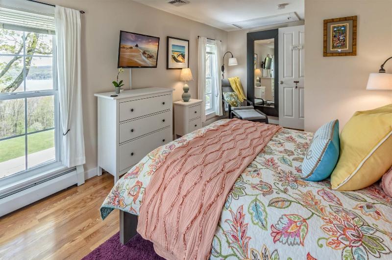 Moonshadow Bed And Breakfast image