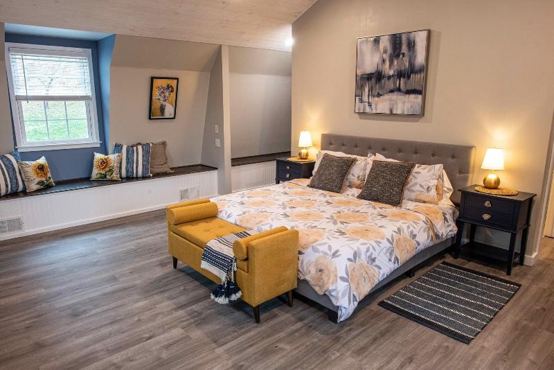 Moonshadow Bed And Breakfast image