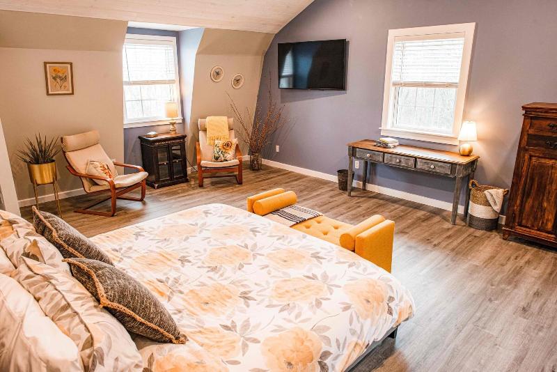 Moonshadow Bed And Breakfast image