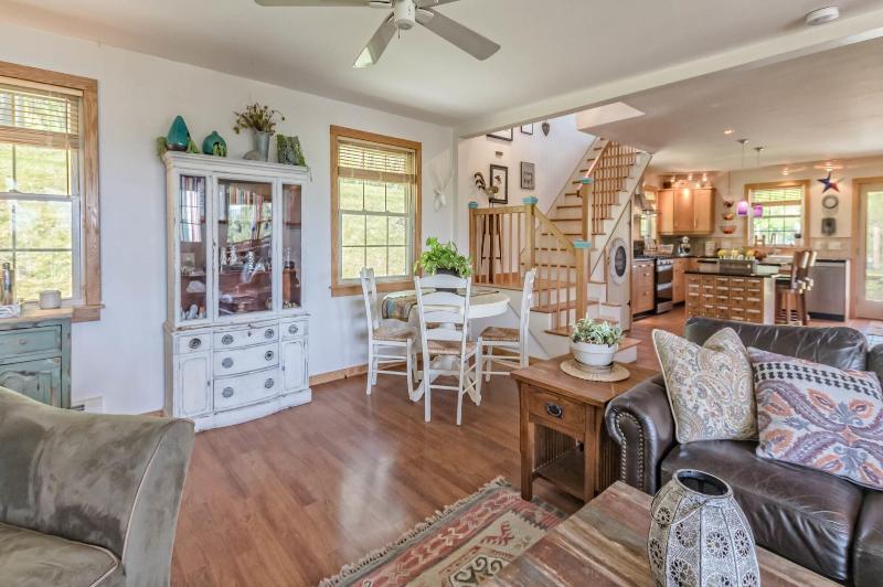 Moonshadow Bed And Breakfast image