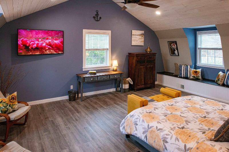 Moonshadow Bed And Breakfast image