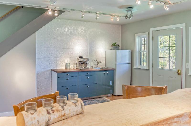Moonshadow Bed And Breakfast image