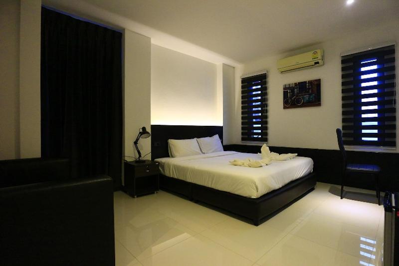 Azz Hotel image