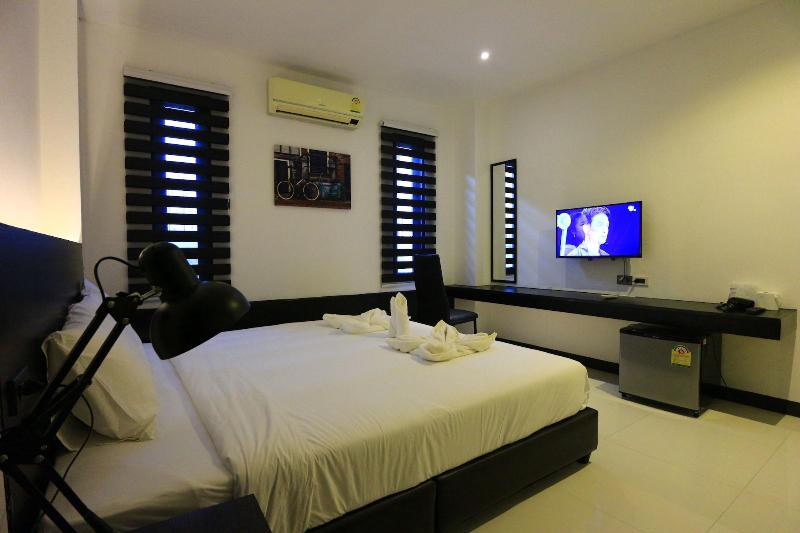 Azz Hotel image