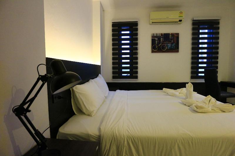 Azz Hotel image