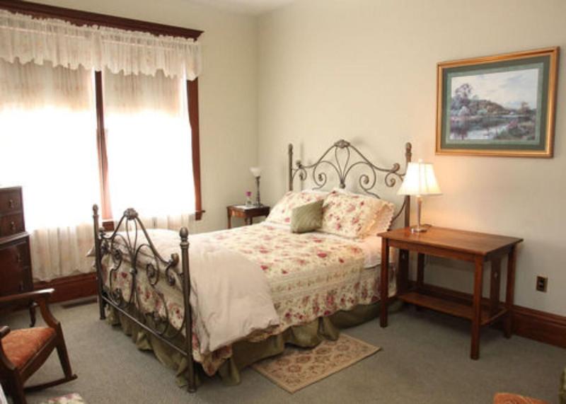 The Decker House Bed & Breakfast image 7