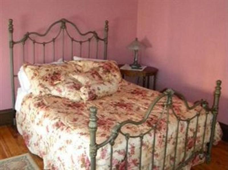The Decker House Bed & Breakfast image 6