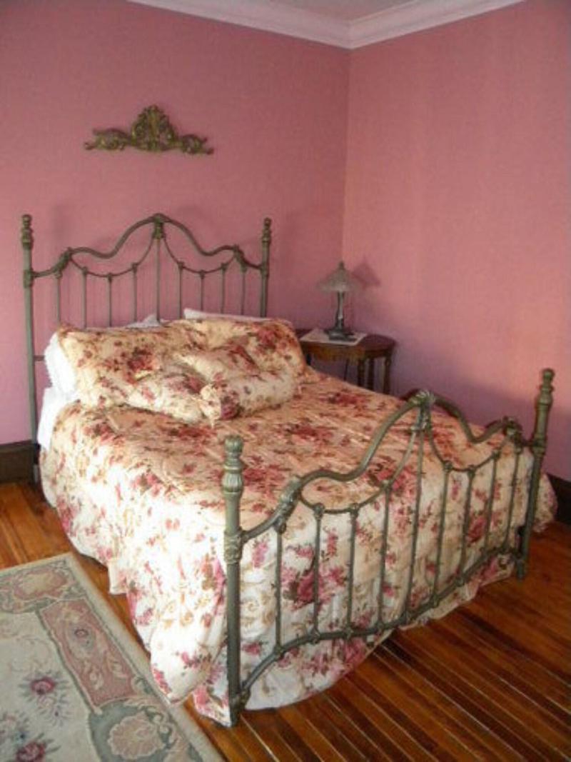 The Decker House Bed & Breakfast image 3