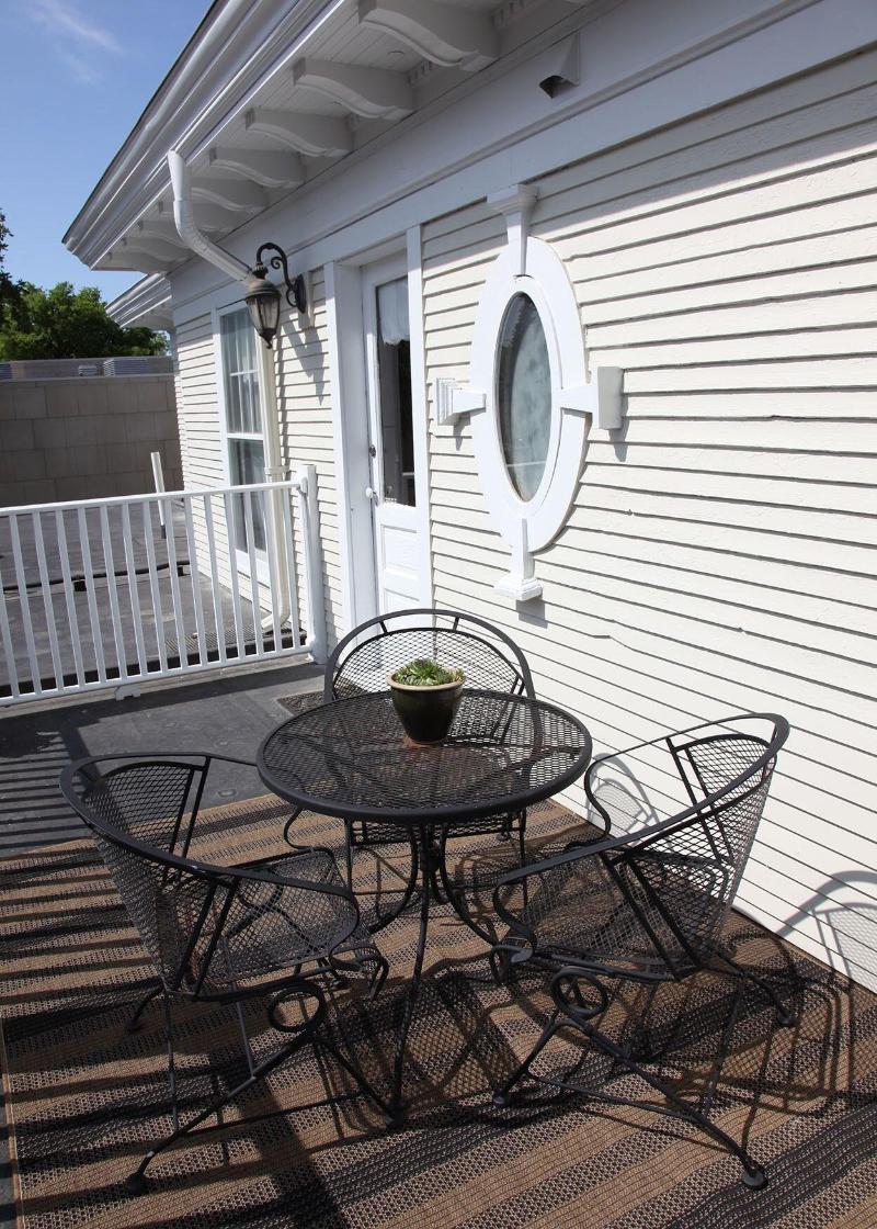 The Decker House Bed & Breakfast image 8