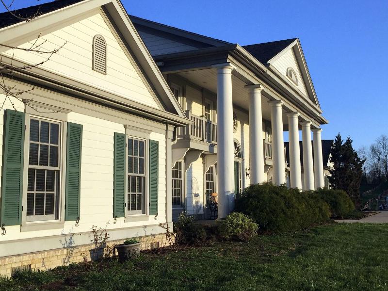 The B & B at Queenslake image