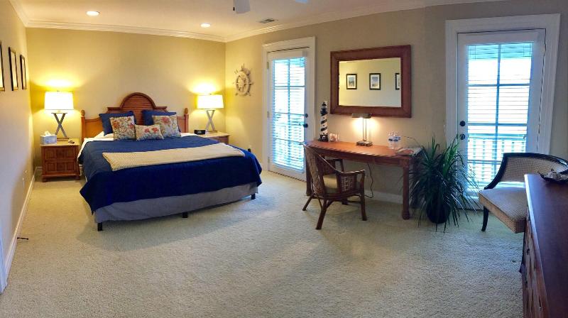 The B & B at Queenslake image