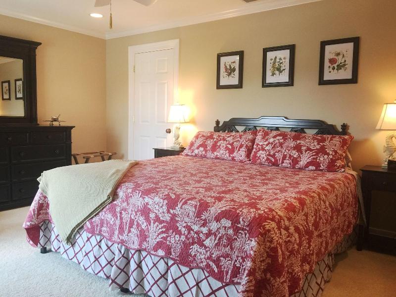 The B & B at Queenslake image