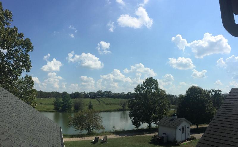 The B & B at Queenslake image