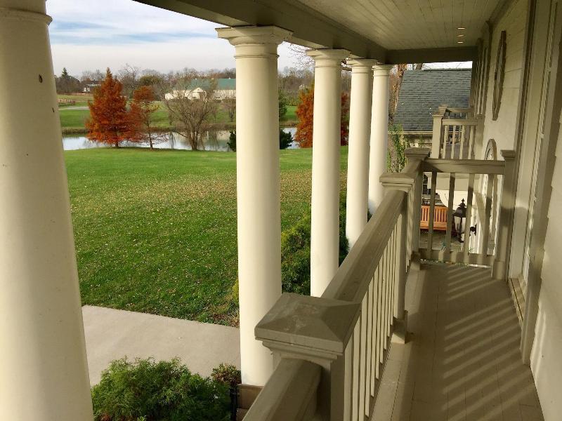 The B & B at Queenslake image
