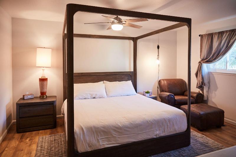 Bed & Barrel at Stonehouse Cellars image