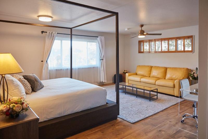 Bed & Barrel at Stonehouse Cellars image