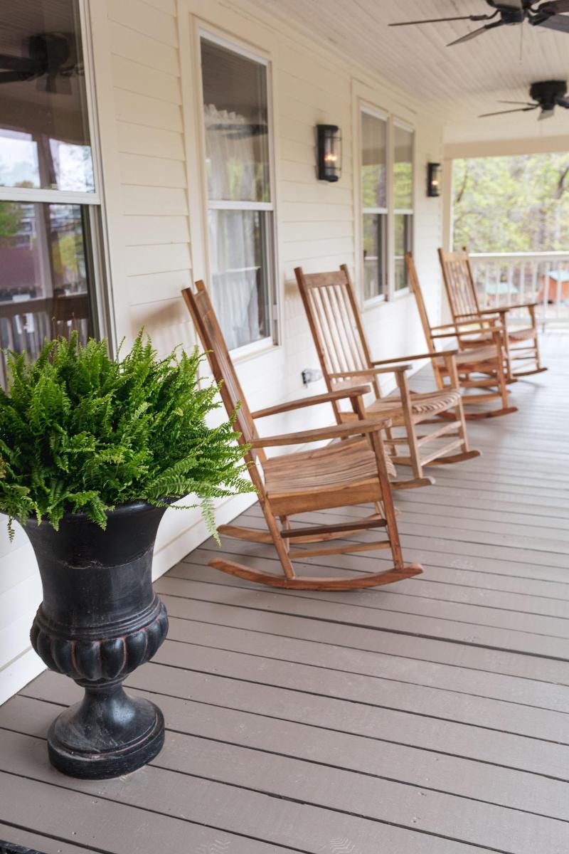 Stonehill's Farmhouse image