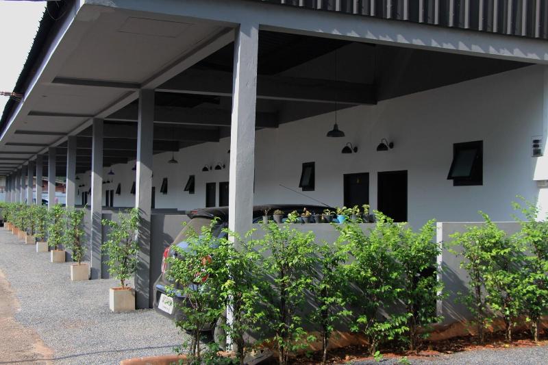 Lumluek Boutique Resort image