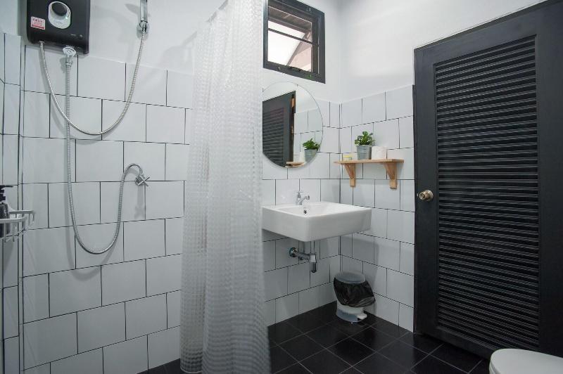 Lumluek Boutique Resort image