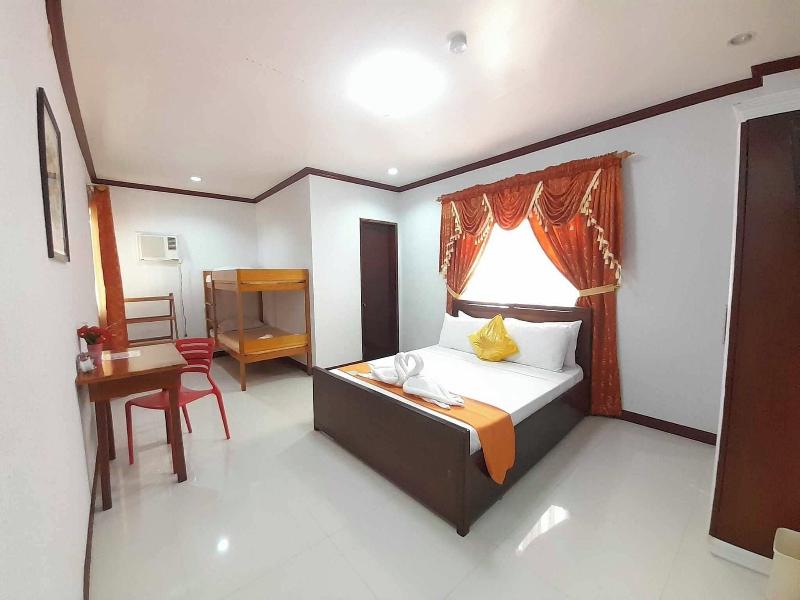 Gilin Pension House image