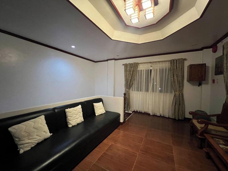 Gilin Pension House image
