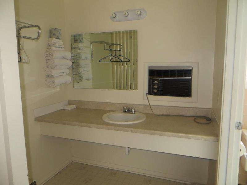 Northwinds Motel image