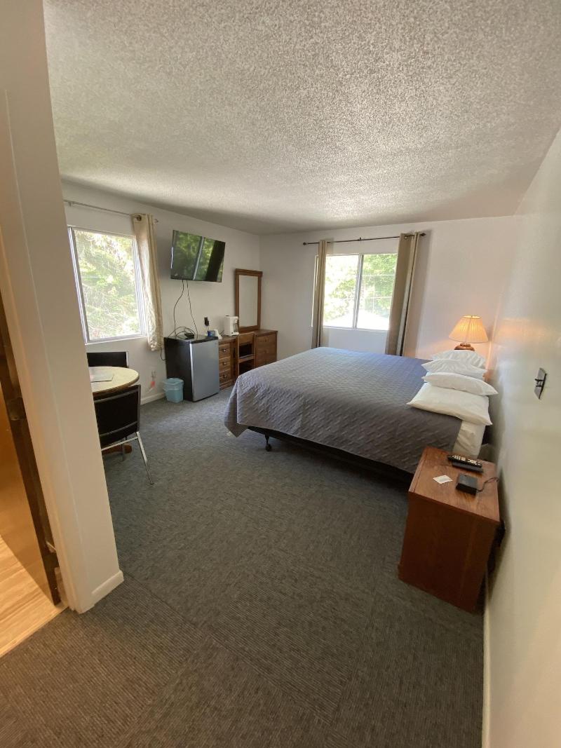 Villa Moderne Motel image