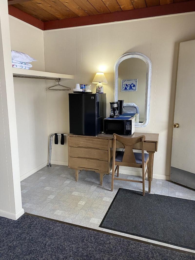 Villa Moderne Motel image