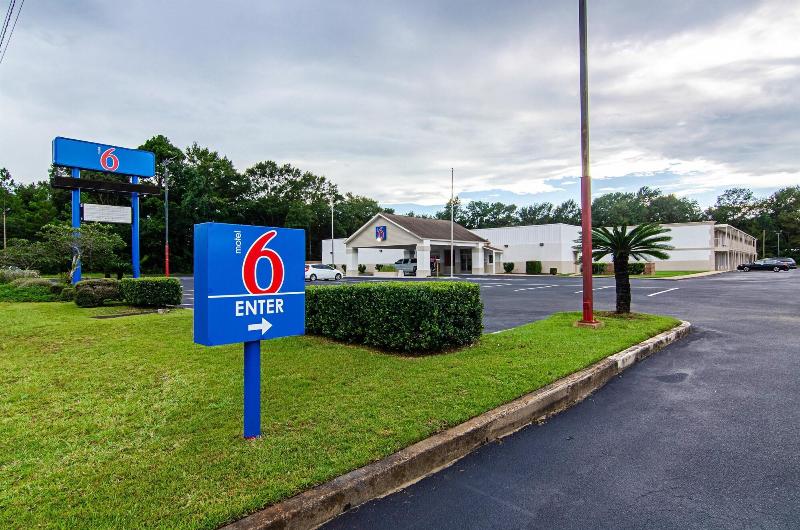 Motel 6 Bay Minette, AL image
