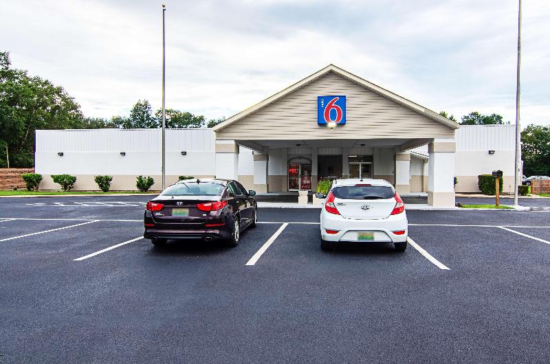 Motel 6 Bay Minette, AL image