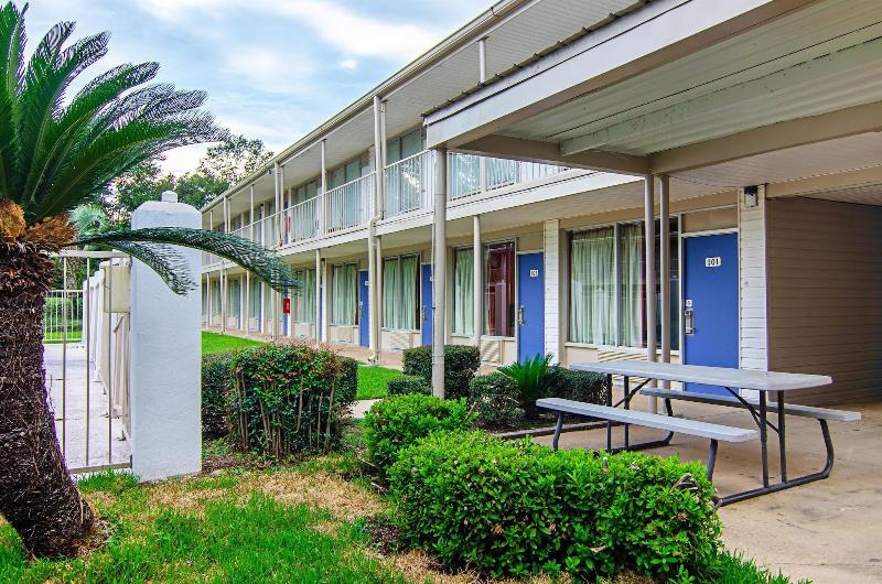 Motel 6 Bay Minette, AL image