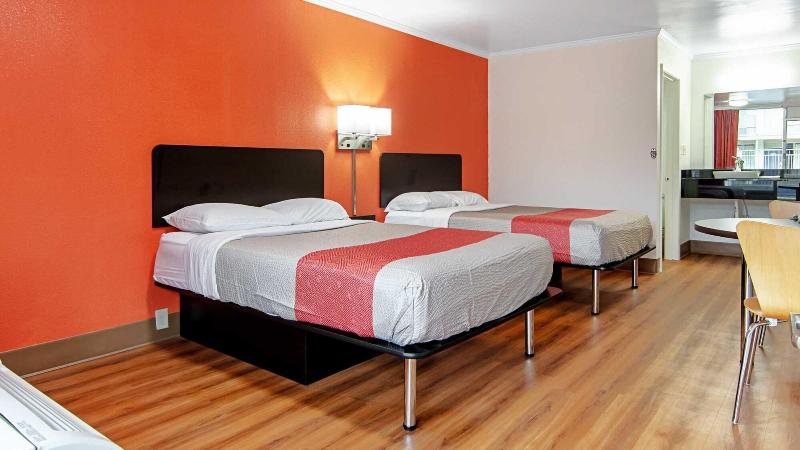 Motel 6 Bay Minette, AL image