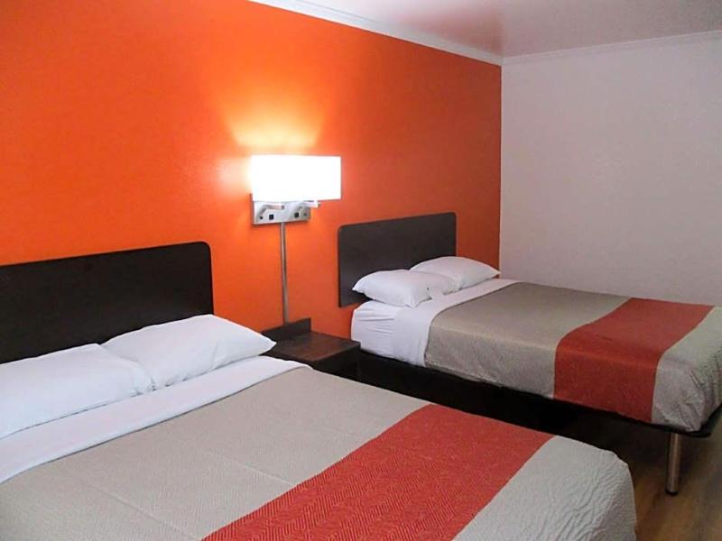 Motel 6 Bay Minette, AL image