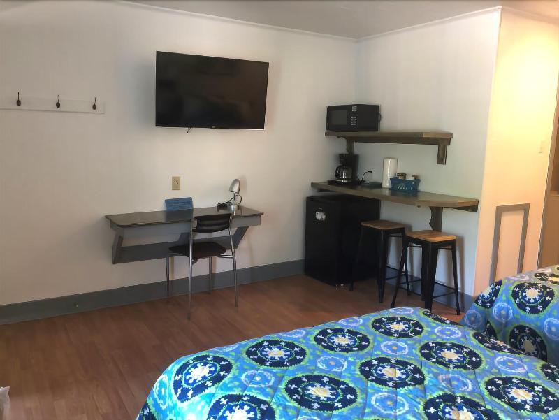 Swell Motel image