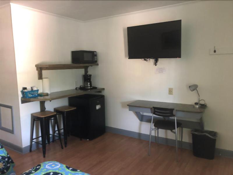Swell Motel image