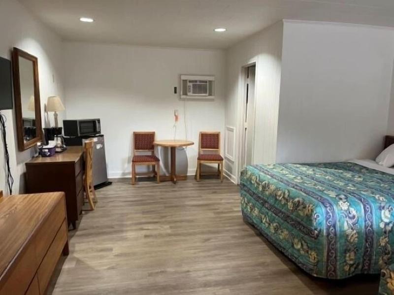 Swell Motel image