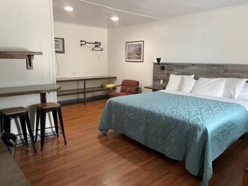 Swell Motel image