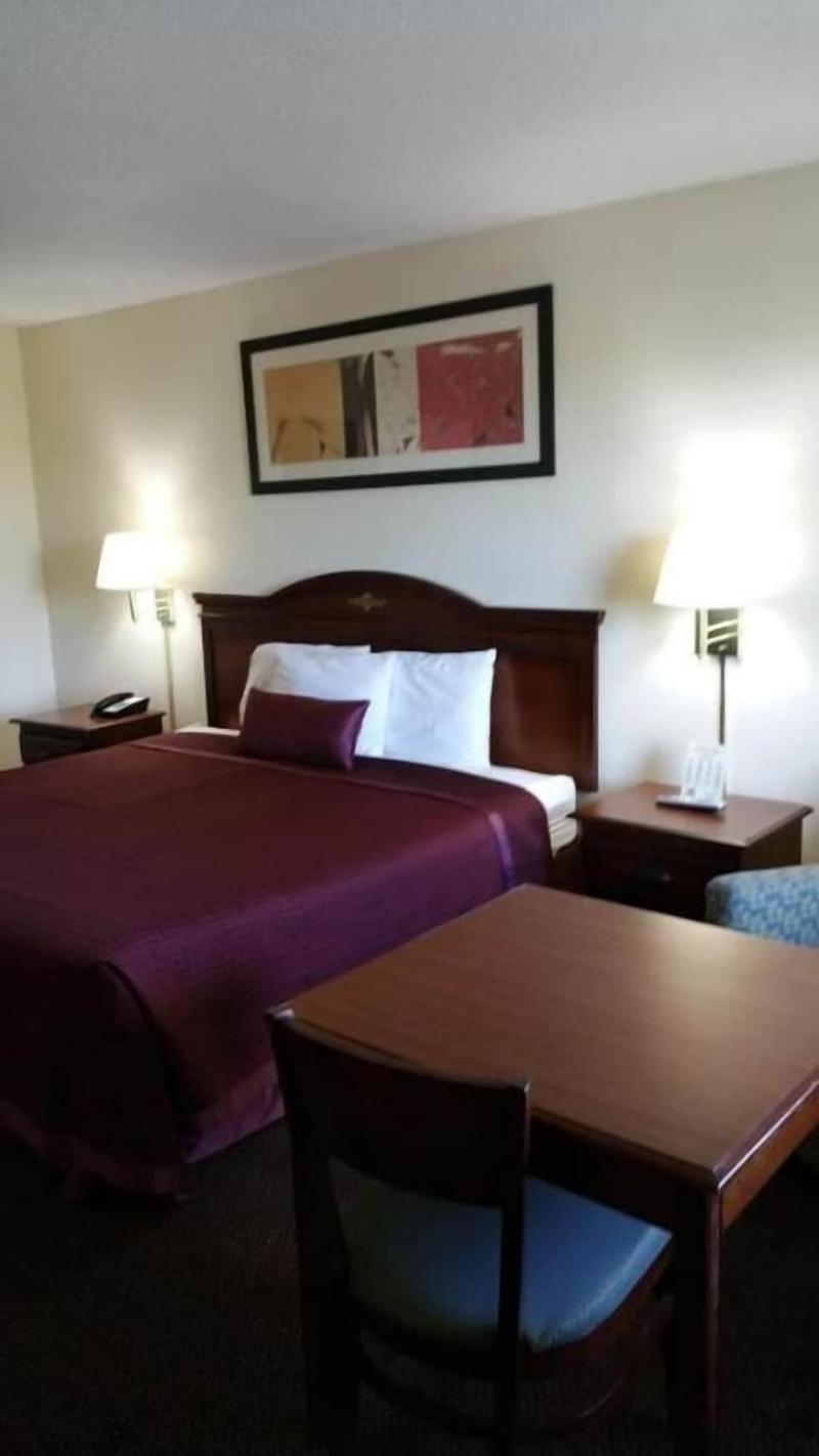 Hoosier Inn image